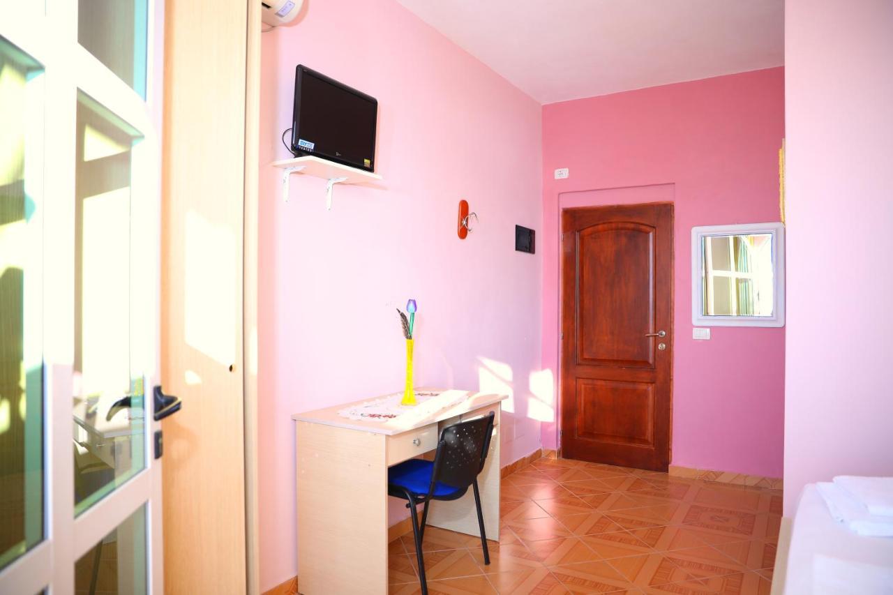 Casa Vacanze Nail Vlorë Екстериор снимка
