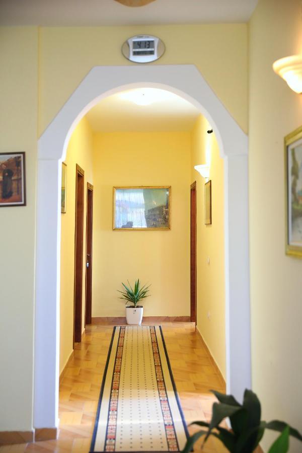 Casa Vacanze Nail Vlorë Екстериор снимка